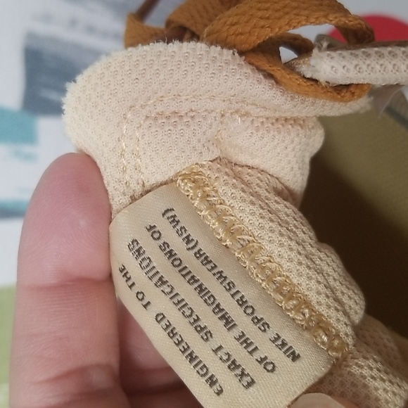 Nike Women's WMNS Waffle Debut In Brown Sesame Size 6 - Picture 10 of 11